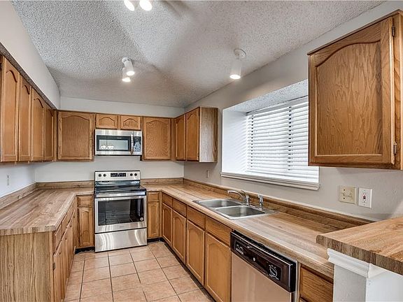 2nd image of 609 Harrison Dr