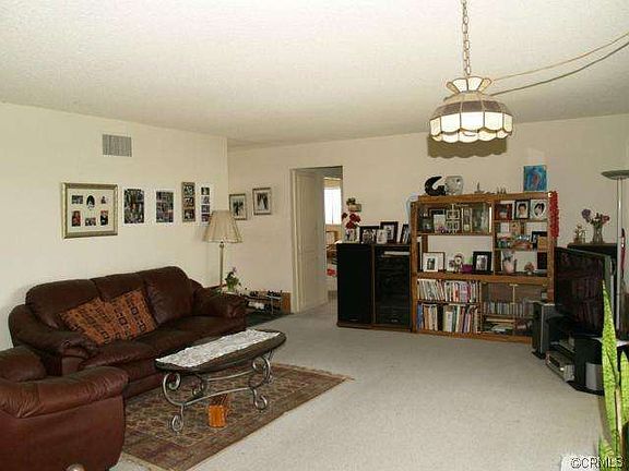 4th image of 2047 Jellick Ave