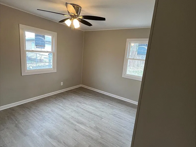 420 S Wheatland Ave — Photo 5