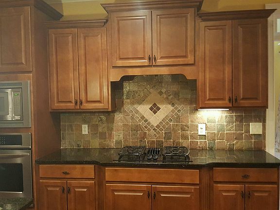 4th image of 125 Whitestone Dr