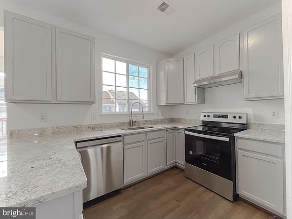 3rd image of 7604 Oakpost Ct