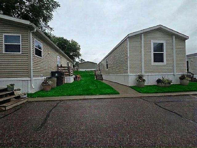 1st image of 331 Oriole Ln #331