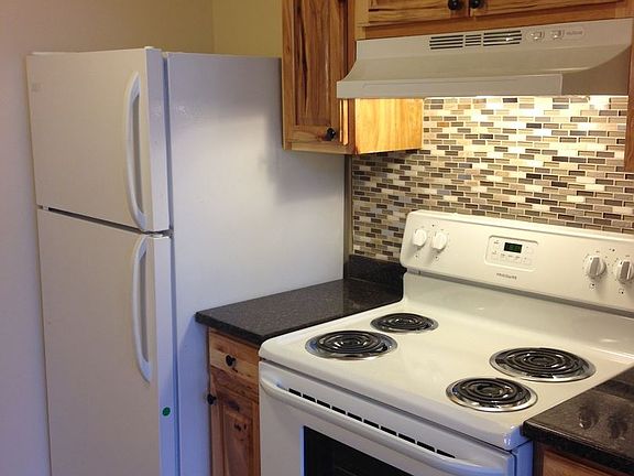 3rd image of 256 Essex St APT 203