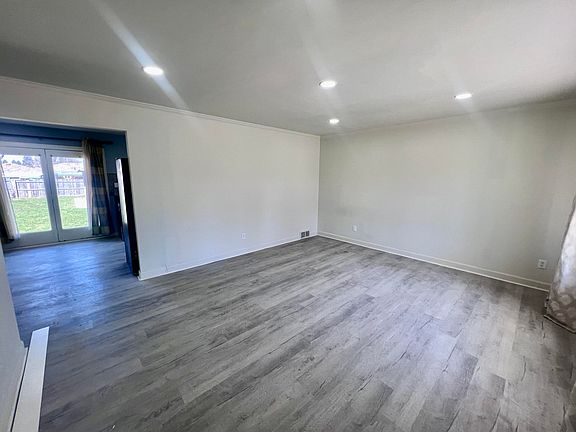4th image of 4709 Gerald St