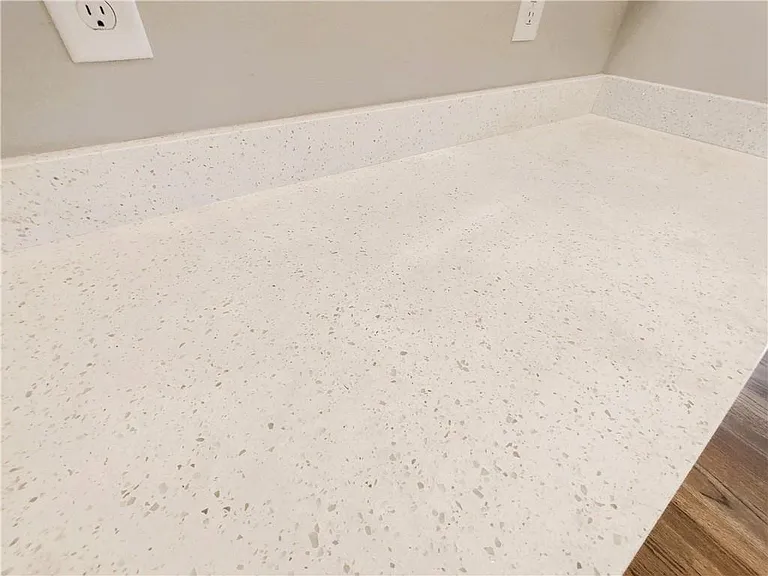 211 Creekway Xing SE — Photo 17
