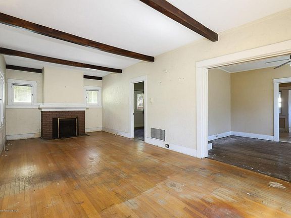 5th image of 1030 N Mentor Ave