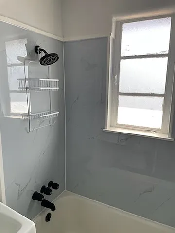 Charming & Totally Updated 1 Bedroom Apartment Downtown — Photo 38