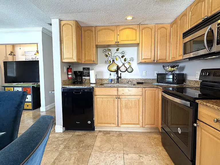 506 University Blvd #3 — Photo 2