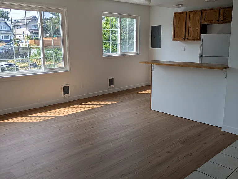 115 26th Ave S #4 — Photo 4