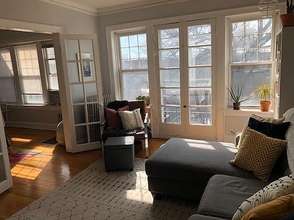 5th image of 4353 N Paulina St APT 2B
