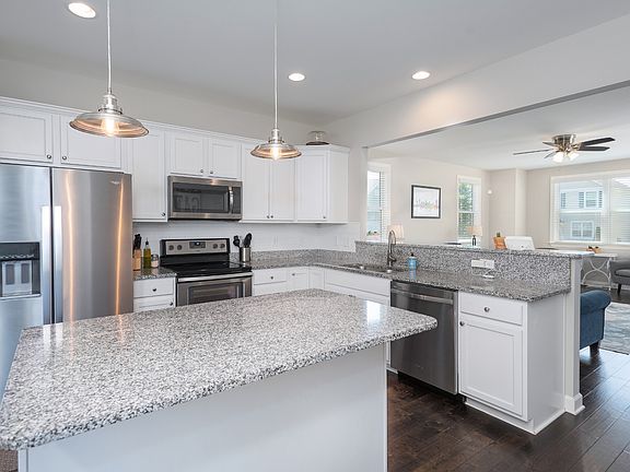 4th image of 705 Ellie Dr