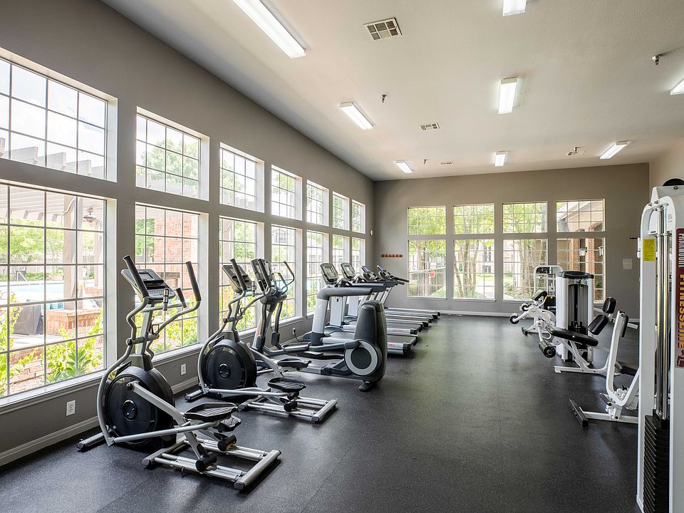 Expansive Fitness Center with Monthly Complimentary Fitness Classes