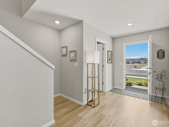 4th image of 1897 Melody Way
