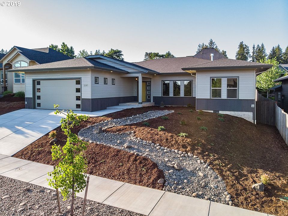 2nd image of 2085 Grace Ave
