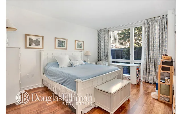 Sold by Douglas Elliman | media 25