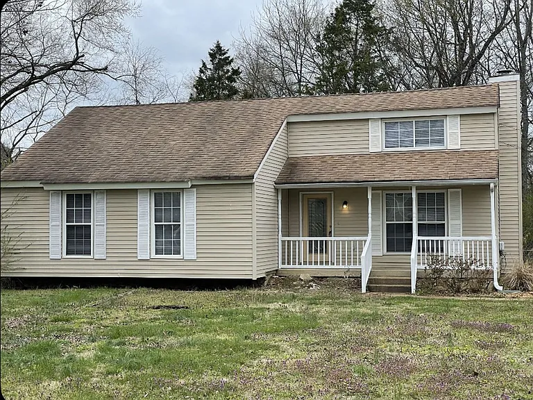 127 Sunnymeade Dr — Photo 1