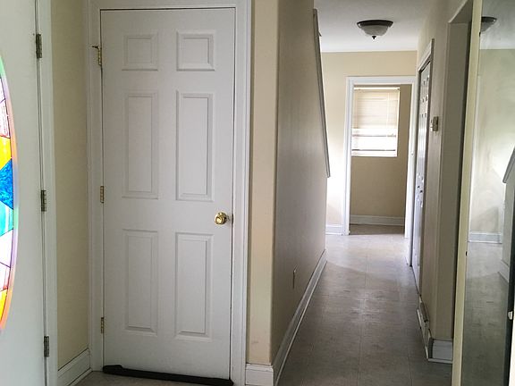 5th image of 1 Dublin Square Ln