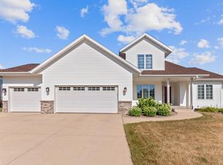 2955 Autumn Dr, Marion, IA 52302
