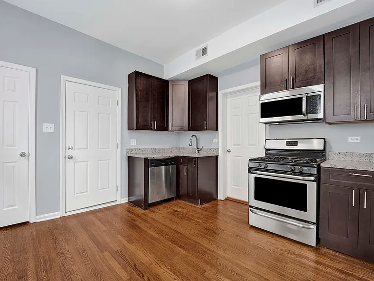 3340 S Carpenter St #2F — Photo 9
