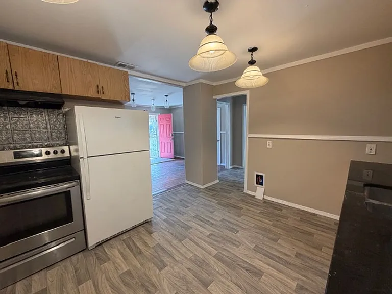 2257 Chambers Rd — Photo 4