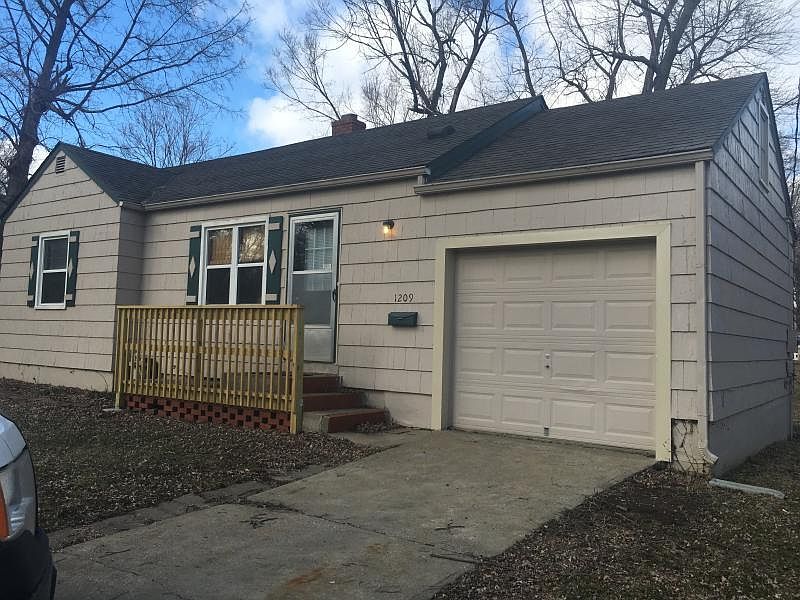 1st image of 1209 NW B St