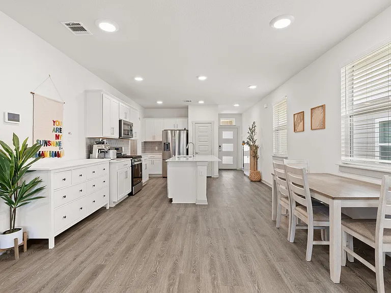 121 New Hampton Way — Photo 4