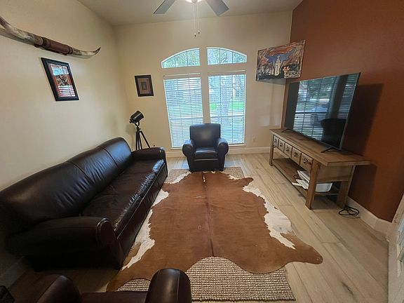 5th image of 2838 Five Oaks Dr