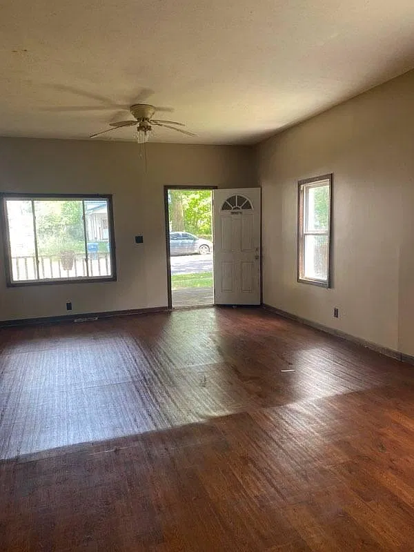 3 bed, 1308 sqft, $900 — Photo 3