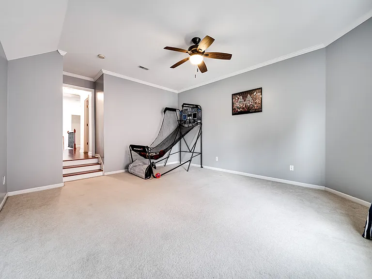 138 Grove Ln S — Photo 53