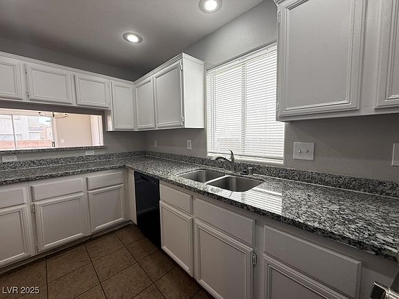 4th image of 2105 William Holden Ct