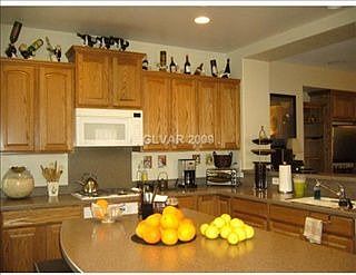 4th image of 2214 Lone Desert St