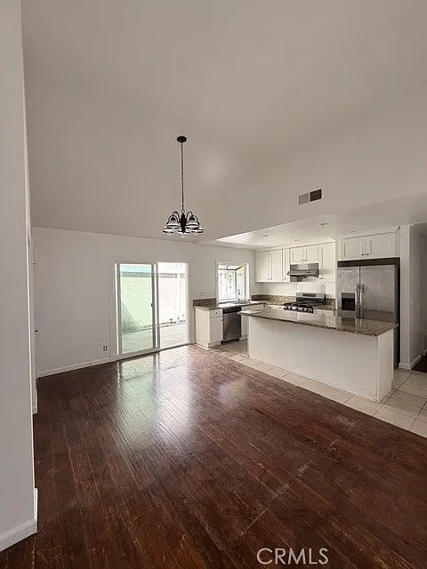3 bed, 1200 sqft, $4,000 — Photo 3