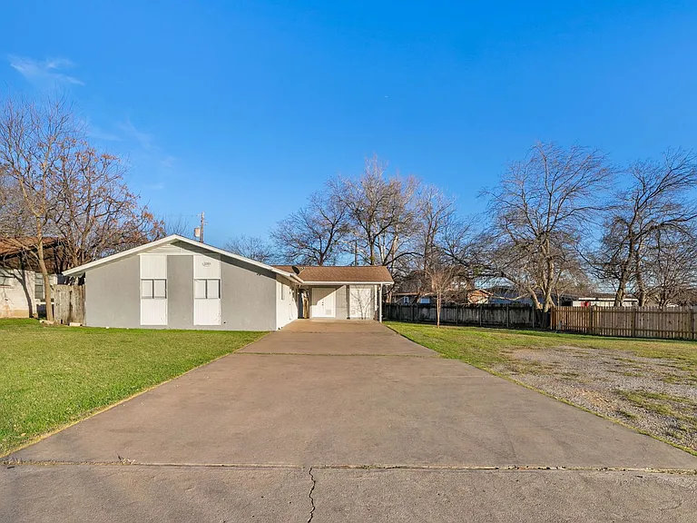11103 Renel Dr — Photo 1