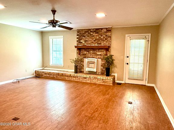 2nd image of 321 Pine Ridge Dr