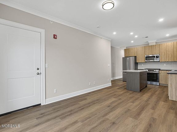 4th image of 112 Brighton Ave #3B