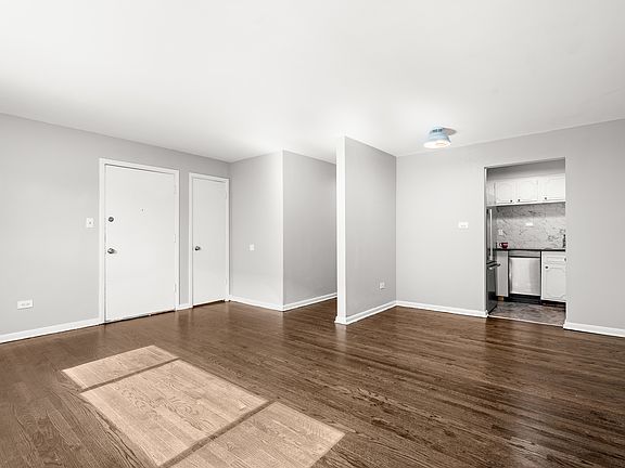 5th image of 407 S Wesley Ave #3