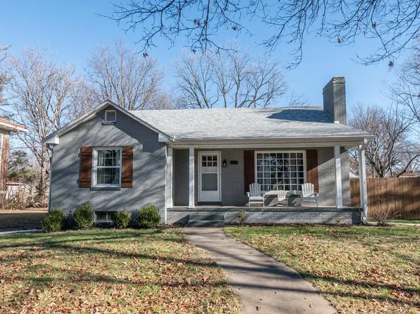 420 N 9th St, Fredonia, KS 66736