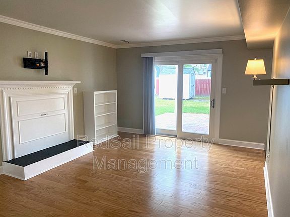 4th image of 531 Great Park Dr