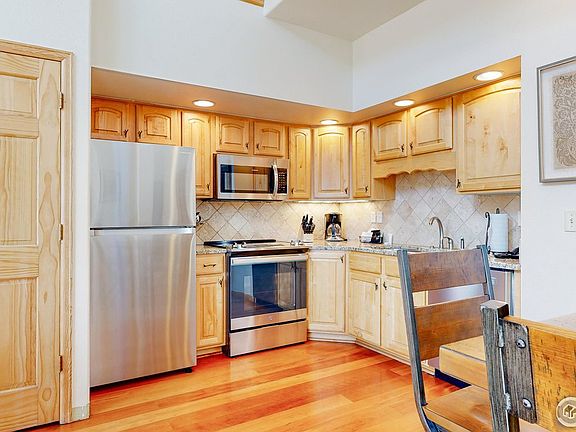 4th image of 347 Overlook Ln