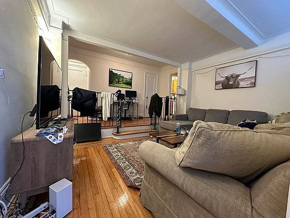 2nd image of 310 E 55th St APT 1C
