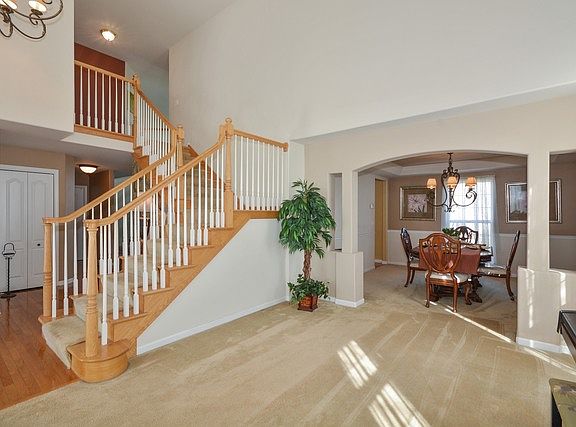 2nd image of 761 Lakeridge Dr