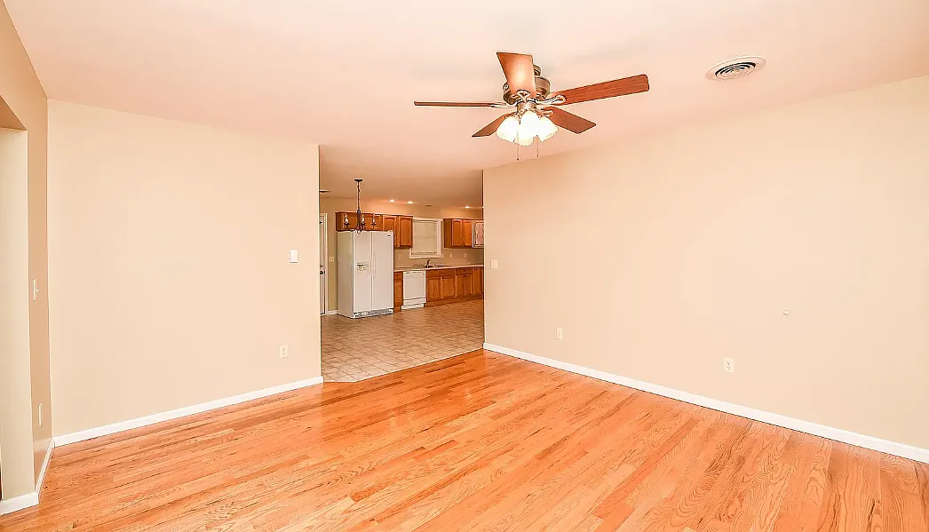 2 bed, 1.5 bath, 1150 sqft, $2,200 — Photo 2