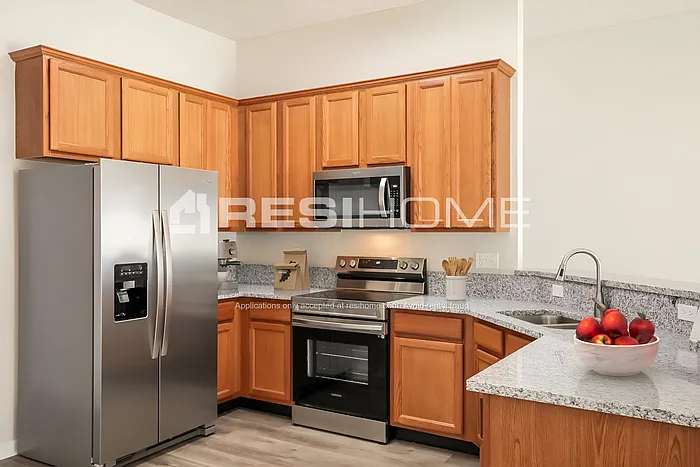 7435 Hawks Cliff Ct — Photo 3