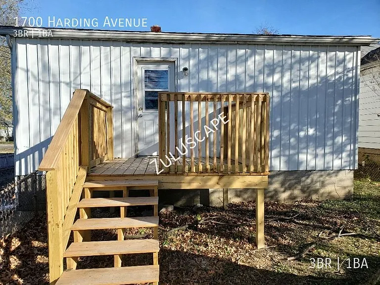 1700 Harding Ave — Photo 5