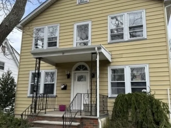 18 S Mountain Ave, Cedar Grove, NJ 07009