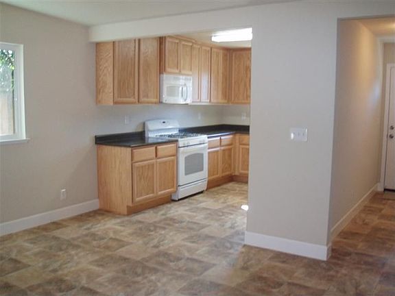 4th image of 1222 Hobson Ave
