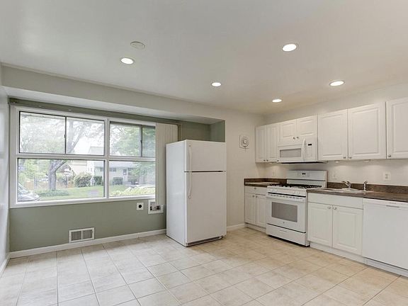 2nd image of 1607 Gruenther Ave