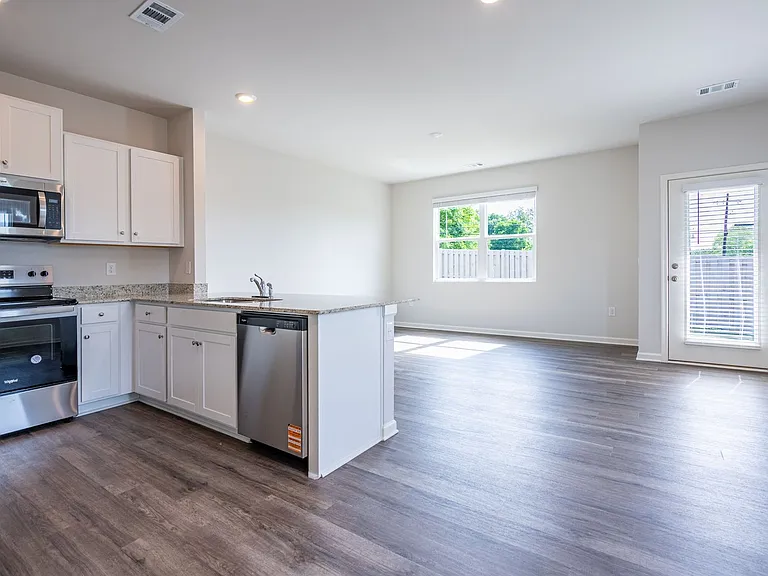 1005 N 2nd Ave NW #1 — Photo 6