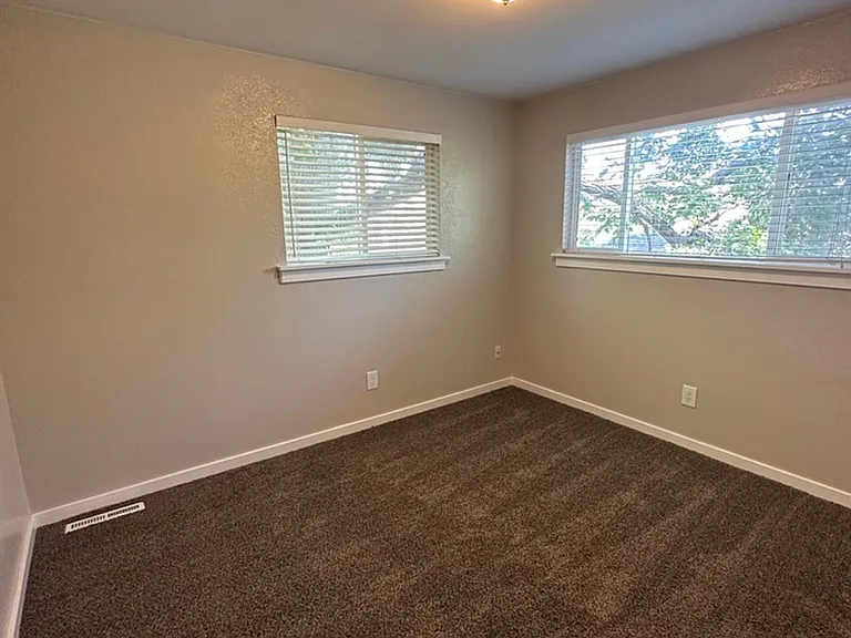 5253 Meade St #5253 — Photo 15