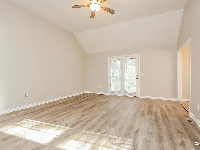112 McKinley Dr — Photo 7